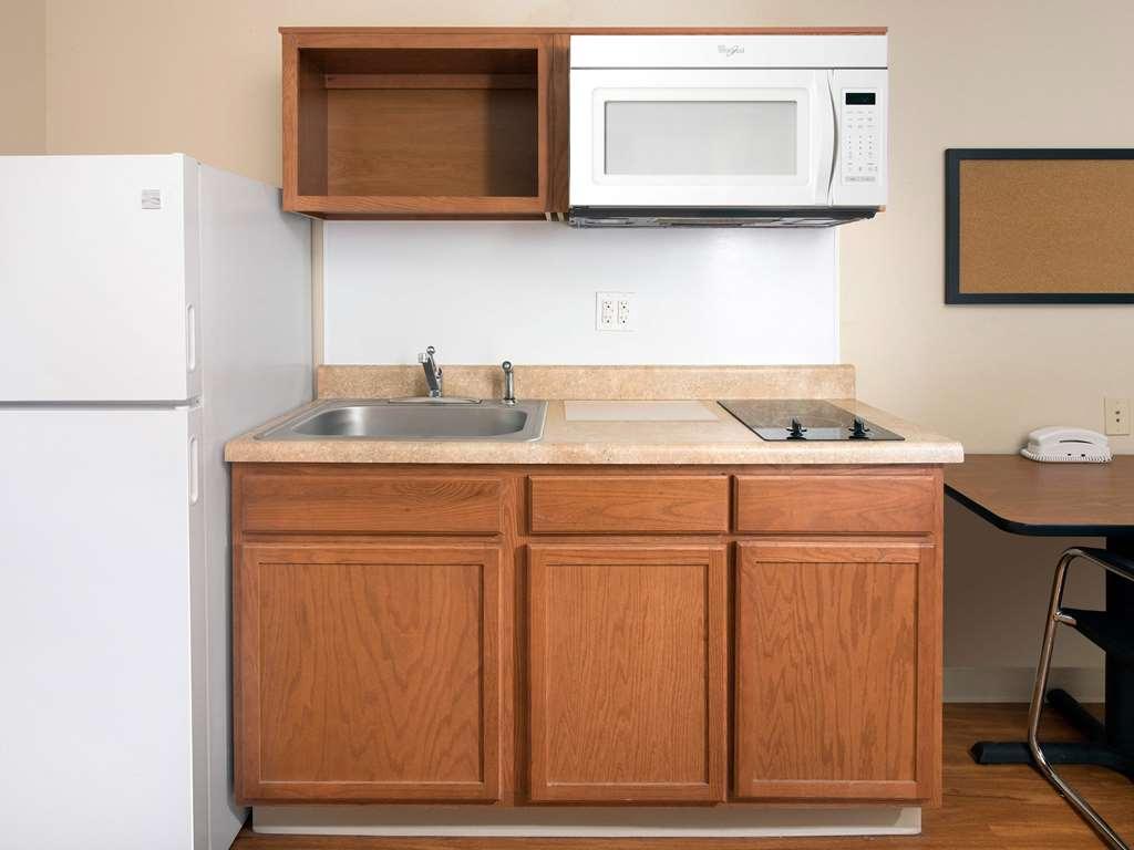 Extended Stay America Select Suites - Wichita - South Номер фото