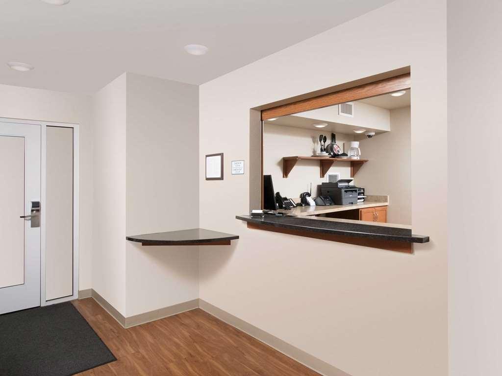 Extended Stay America Select Suites - Wichita - South Интерьер фото
