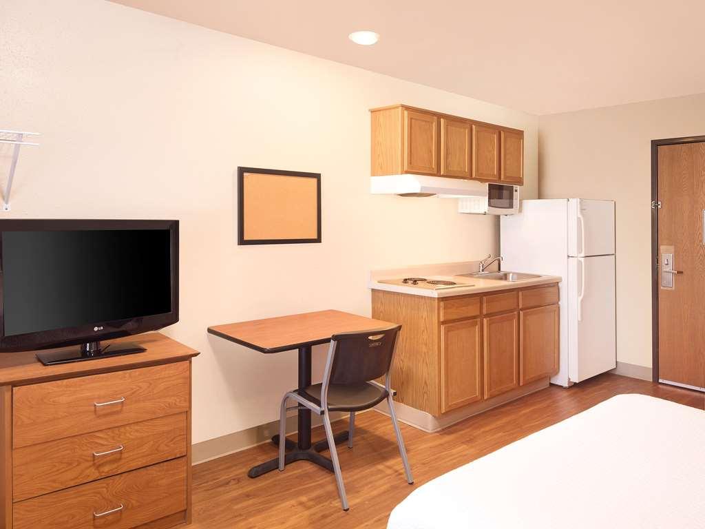Extended Stay America Select Suites - Wichita - South Номер фото