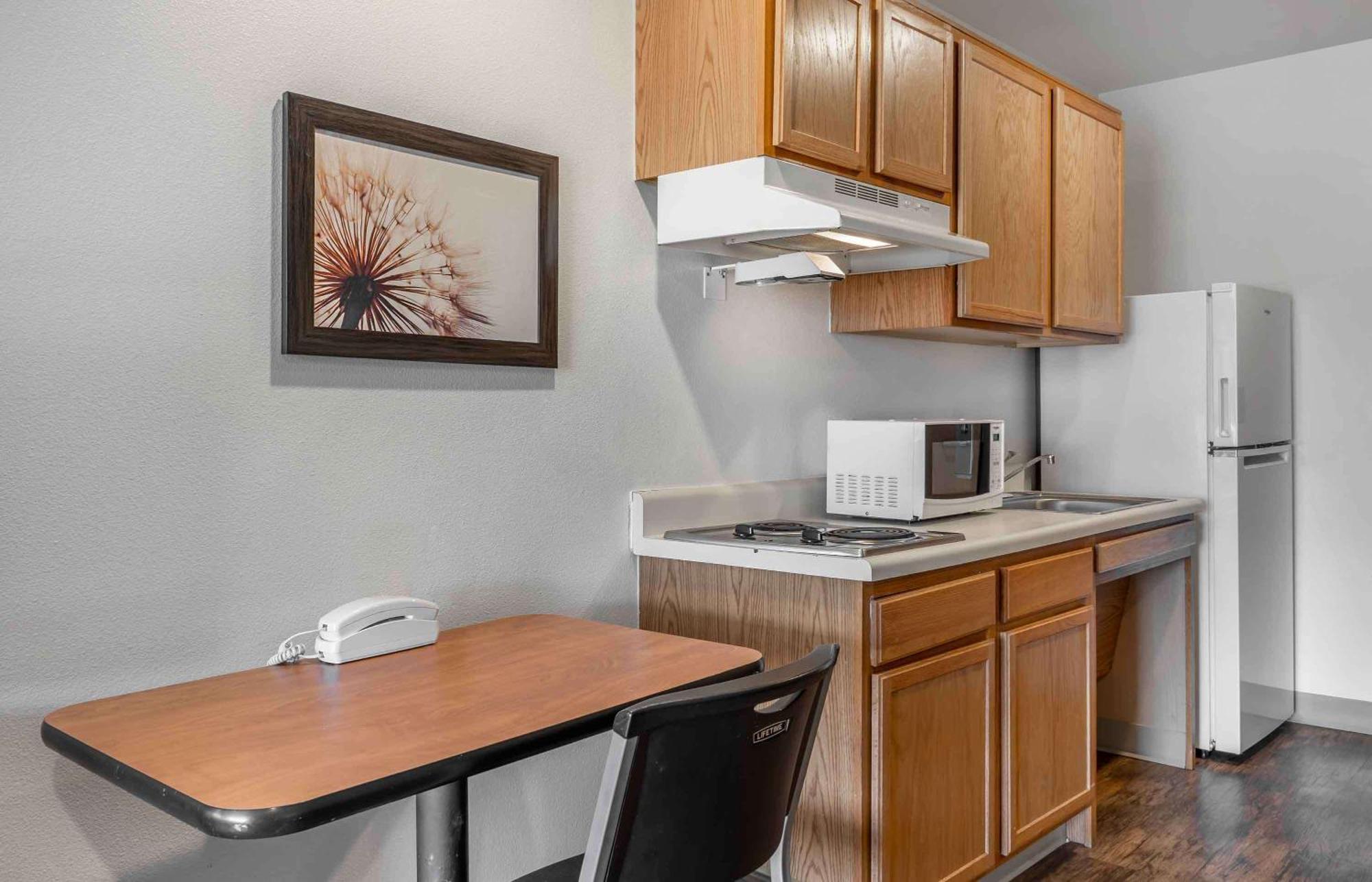 Extended Stay America Select Suites - Wichita - South Экстерьер фото